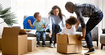 Family packing to move to a new province - BigSteelBox